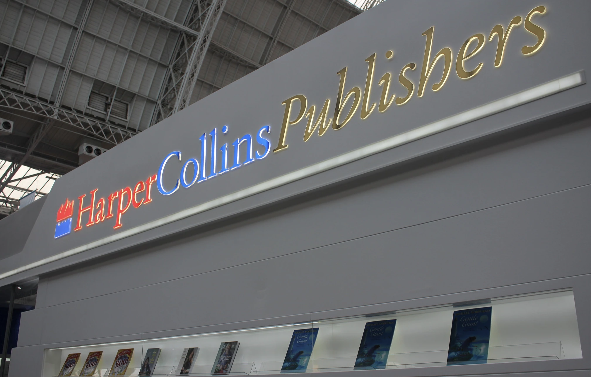 HarperCollins Samarbetar Med AI-f&ouml;retag, F&ouml;rfattare Debatterar Deltagande