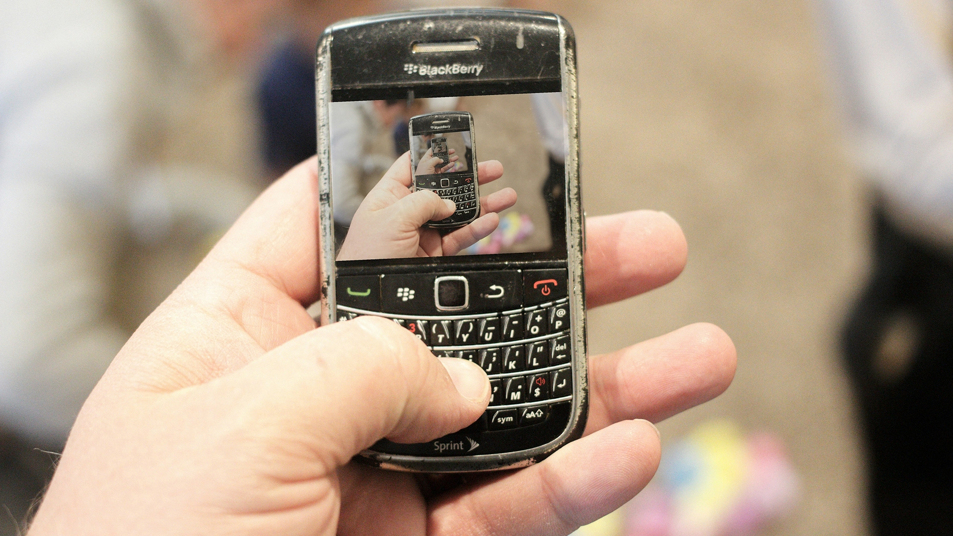 Nostalgi Teknik: TikTok &Aring;terinf&ouml;r BlackBerry